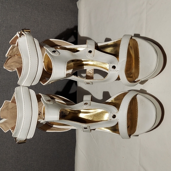 Charlotte Russe Platform Ankle Buckle rear zipper Heels SZ 9 - Picture 8 of 10